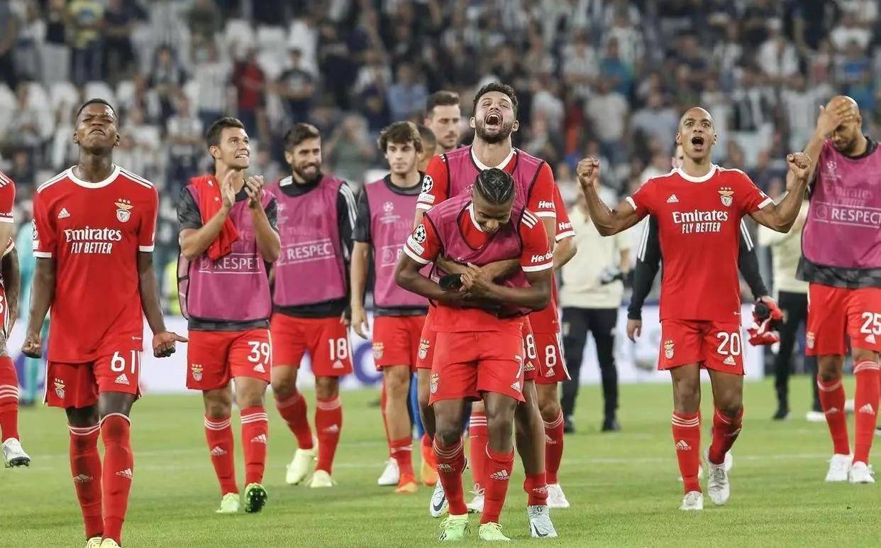 葡超今晚走向成谜,深圳男篮单刀错失,震撼外界,医务组通报恢复 葡超今晚走向成谜,深圳男篮单刀错失,震撼外界,医务组通报恢复