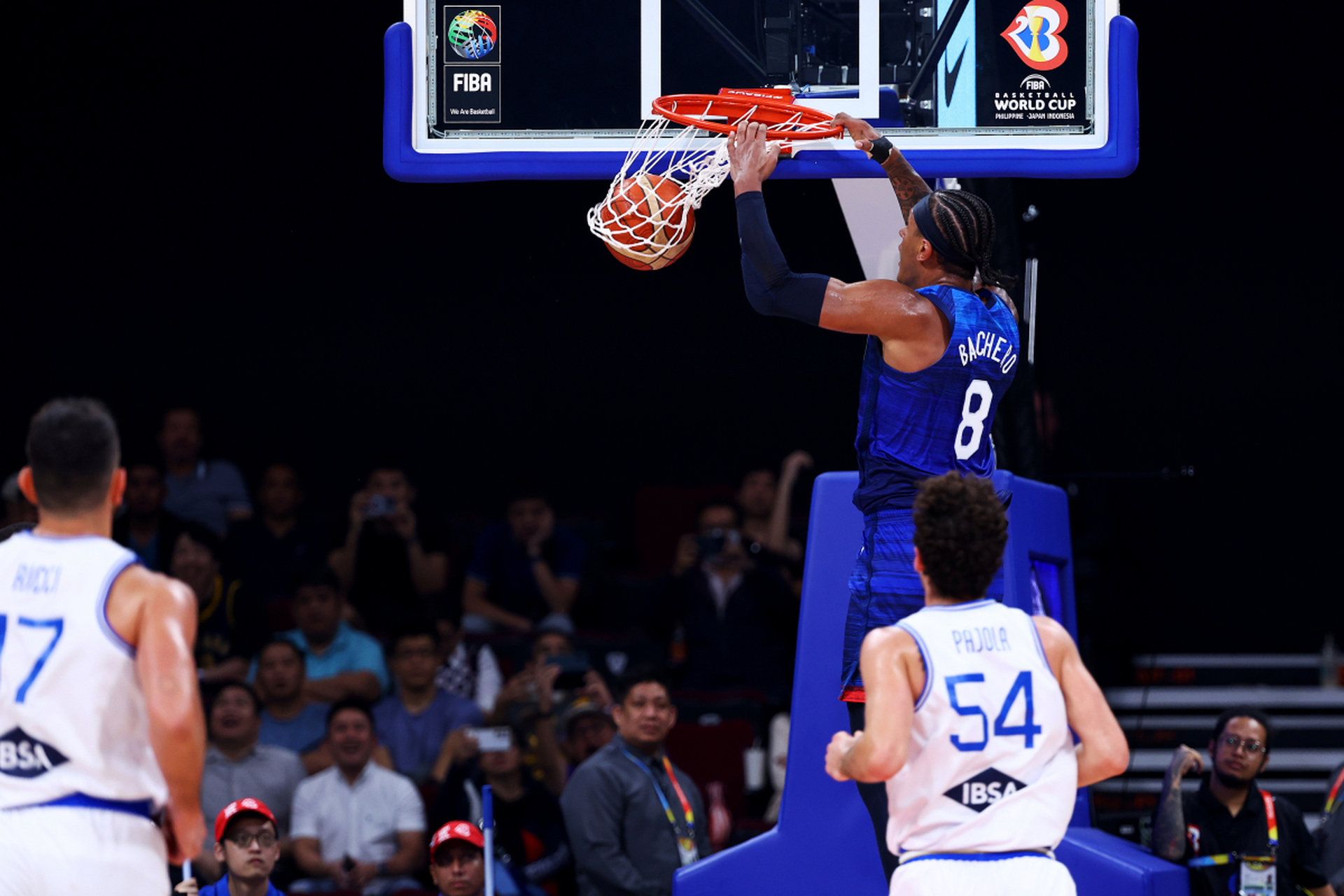  NBA季后赛倒计时，巴塞罗那集结日更衣室发声，细节引发关注，管理层满意，阵容厚度经受考验-九游app下载