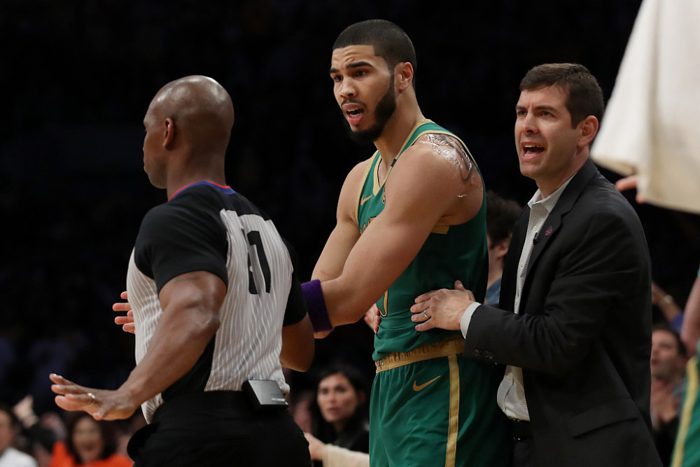 包含英超今晚再迎强敌，波士顿凯尔特人复出首秀，主帅态度——质疑声仍在，细节决定成败的词条-九游在线入口